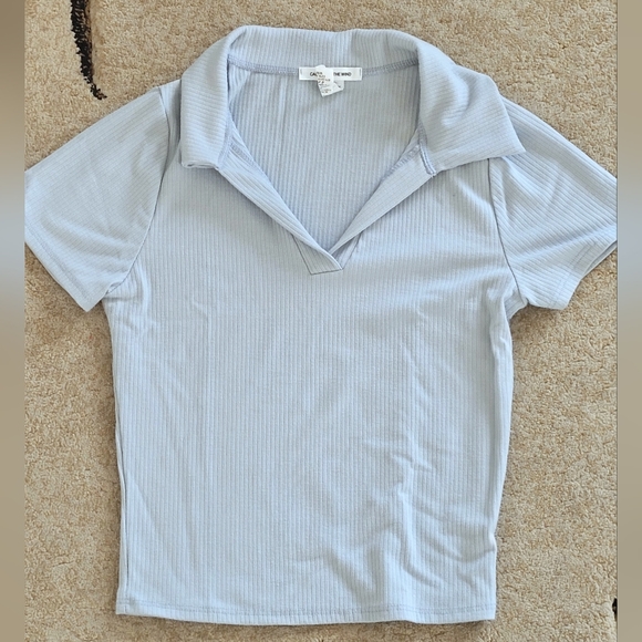Light Blue Collar T-Shirt - Picture 3 of 3